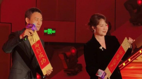 五个女闺蜜把我玩到尿失禁